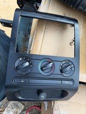 05-09 Ford Mustang Oem Heater Hvac Ac Ac Climate Control Radio Bezel Trim 05-09 Ford Mustang Oem Heater Hvac Ac Ac Climate Control Radio Bezel Trim