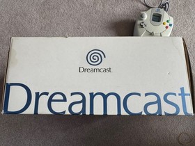 Sega Dreamcast Console - VA1 - HKT-3030 PAL Boxed with controller and VMU
