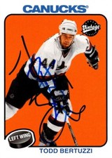 Todd Bertuzzi autographed Hockey Card (Canucks) 2001 Upper Deck Vintage #249