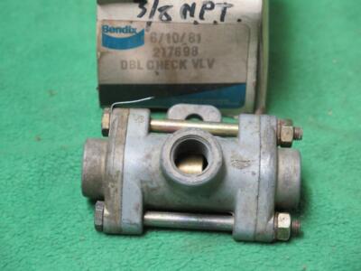 NOS GENUINE BENDIX 217698 DC-1 DOUBLE CHECK VALVE AIR BRAKE 3/8'' NPT PORT