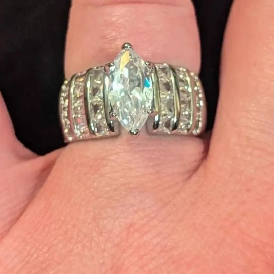 Anillo de compromiso de boda 4 quilates corte marquesa circonita cúbica para mujer 5,5, 6,5, 9, 10 Foto 2 de 4