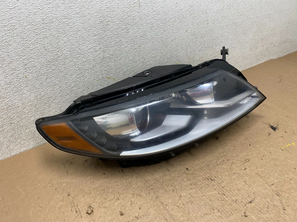 2013 - 2017 Volkswagen CC Right Passenger Side Headlight Xenon HID Oem Q2779 DW - Image 3 of 4