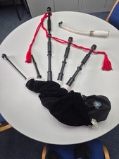 Delrin Great Highland Bagpipe with Medium Size Bannatyne Synthetic Zip Bag