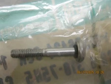 Genuine GM OEM 15536434 Auto Locking Front Outer Hub Screw