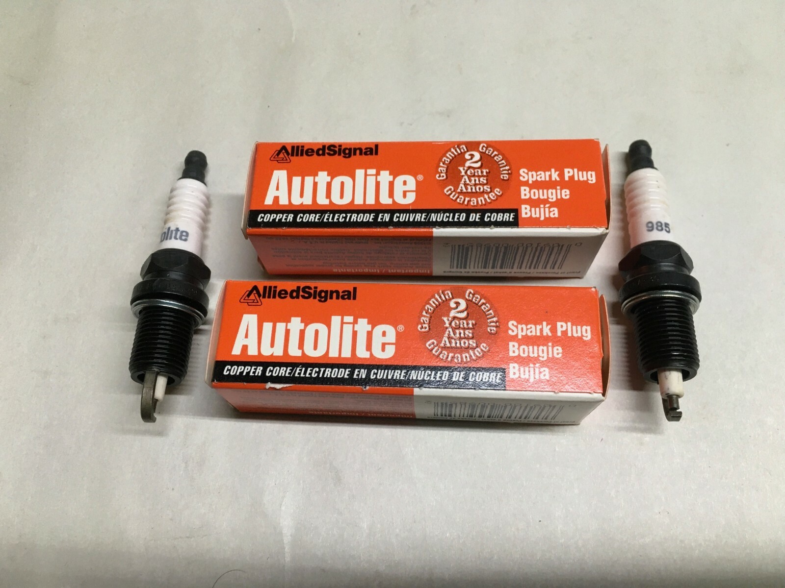 New Autolite Spark Plug 985 - QTY 2
