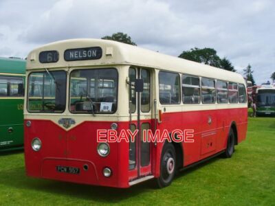 FOTO BURNLEY COLNE & NELSON BUS PCW957 A 1963 LEYLAND TIGERJUNGES AUS EAST LANC
