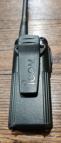 Icom IC-A6 VHF Aviation Handheld Communications Transceiver - Zdjęcie 4 z 8