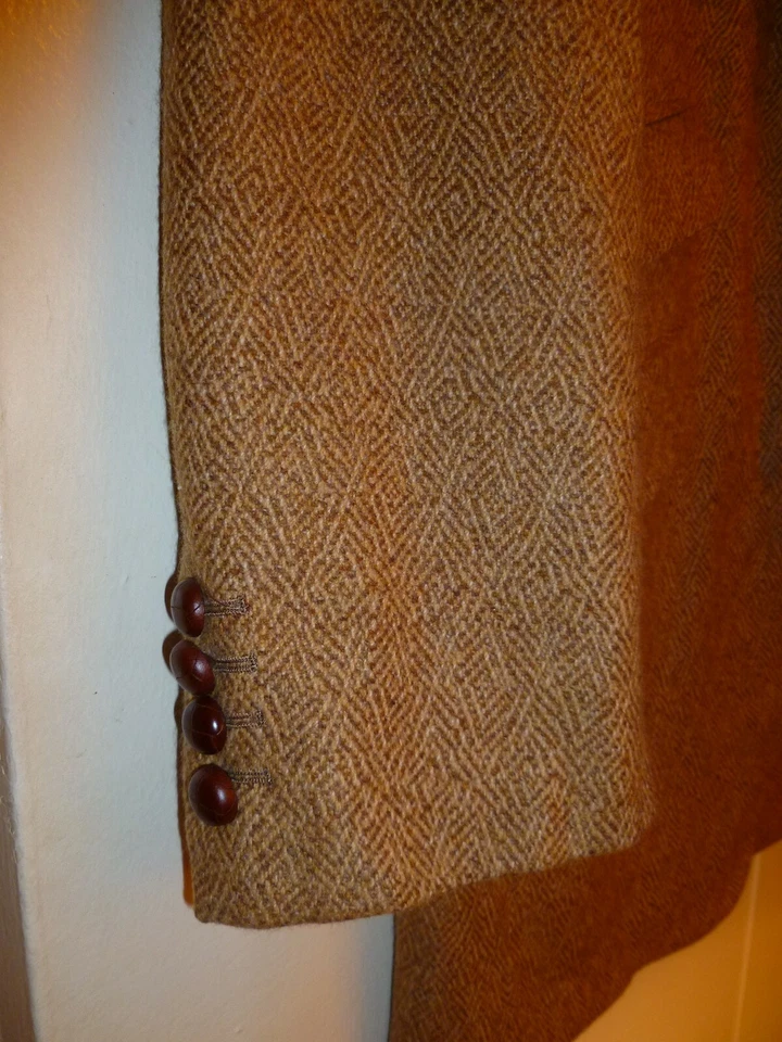 Paul Stuart Gold Brown Fancy Herringbone Tweed Blazer Jacket, Size 40 - Image 4 of 4