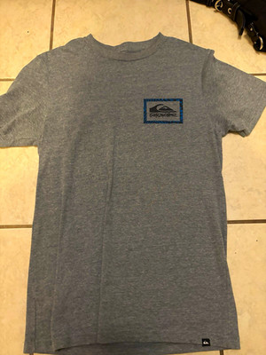 Quiksilver Men s Gray Solid Crew Neck Logo T-Shirt Short Sleeve Regular Fit S