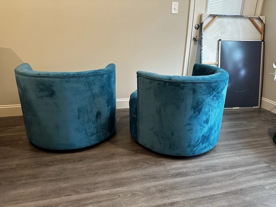 Cadeiras muito boas também muito confortáveis. Seria ótimo para um filme sentado ou foto - Imagem 3 de 4