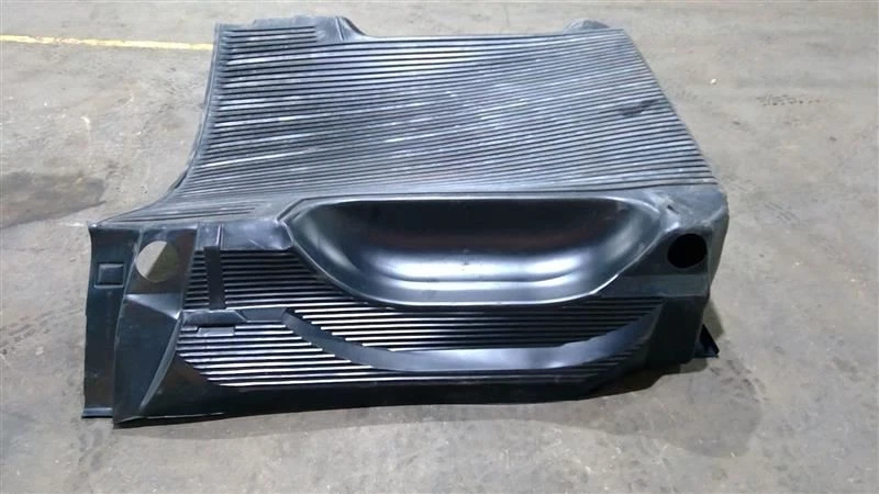 RAM 1500 2017-2022, revestimiento bajo riel 82214977AC Foto 4 de 4