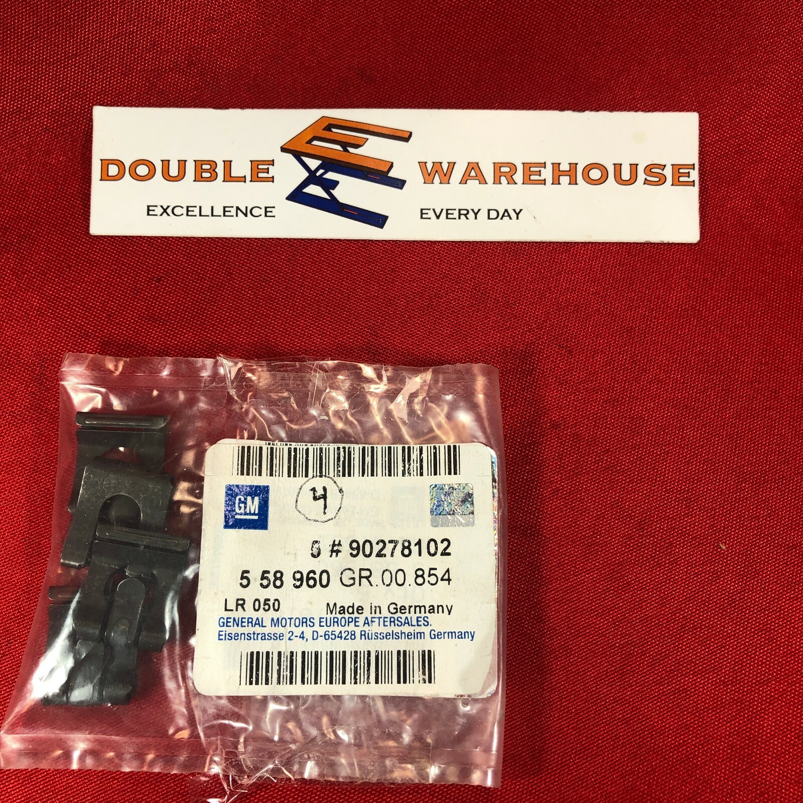 NOS OEM GM 90278102 Retainer SET OF 4
