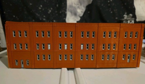 Spur N 3-stöckiges 1:160 Ziegellager lang riesig montiert gebraucht 10,5" x 4"