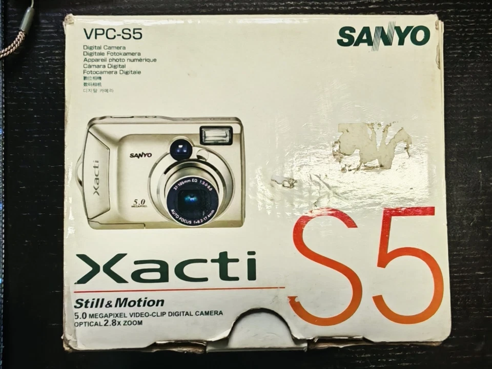 Sanyo Xacti S5 Digitalkamera Silber Geprüft In OVP Cam - Bild 2 von 4