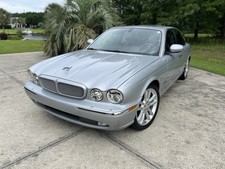 2004 Jaguar XJR 