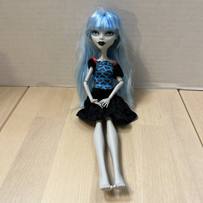 #ad 2008 Monster High Ghoulia Yelps Doll by Mattel $27.50