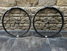 DT Swiss PR1600 700C Road Wheelset Rim Brake Clincher Tubeless + QR Skewers