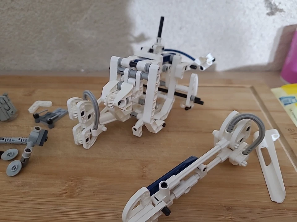 LEGO Technic 8000 Pit Droid, photo 3 sur 5