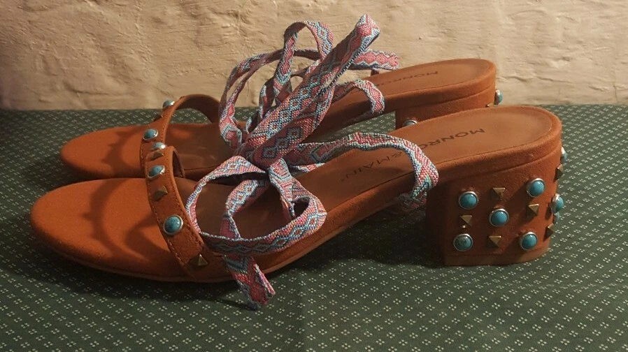 Monroe & Main Cute Bedazzled Jeweled Open Toe Shoes Size 8 M Suede Color Tan - Image 4 of 4