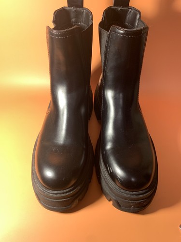 H&M Chelsea Lug Sole Boots * sz US 8 EUR 39 - Picture 2 of 5