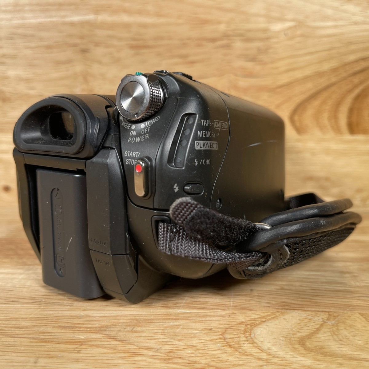 Sony HDR-HC9 Black 6.1MP 1080P 20X Digital Zoom Handycam Camcorder