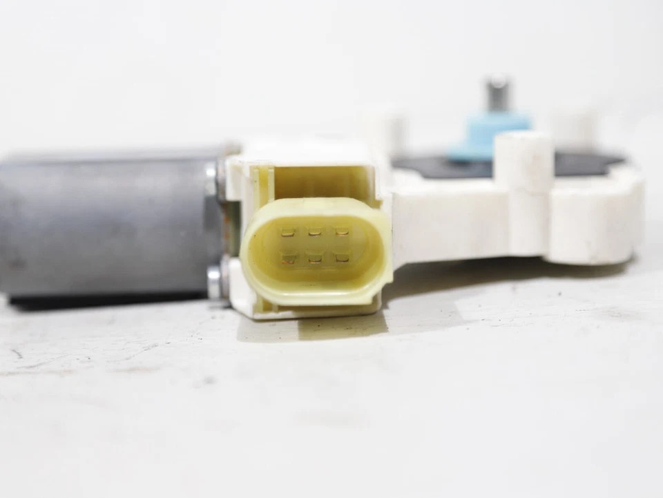 Motor ventana trasera derecha BMW 528i 535i 550i F10 F11 11-16 7248172 / 7271564 OEM Foto 4 de 4