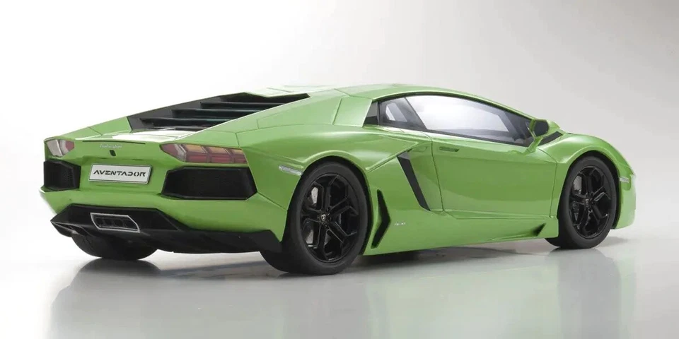 Kyosho 1/12 Lamborghini Aventador LP 700-4 Green #KSR08661GR Resin Model w/Box - Image 2 of 4