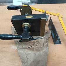 Grosse serrure Porte D'entrée avec sa clef.   Neuf De Stock Droite Poussant RARE