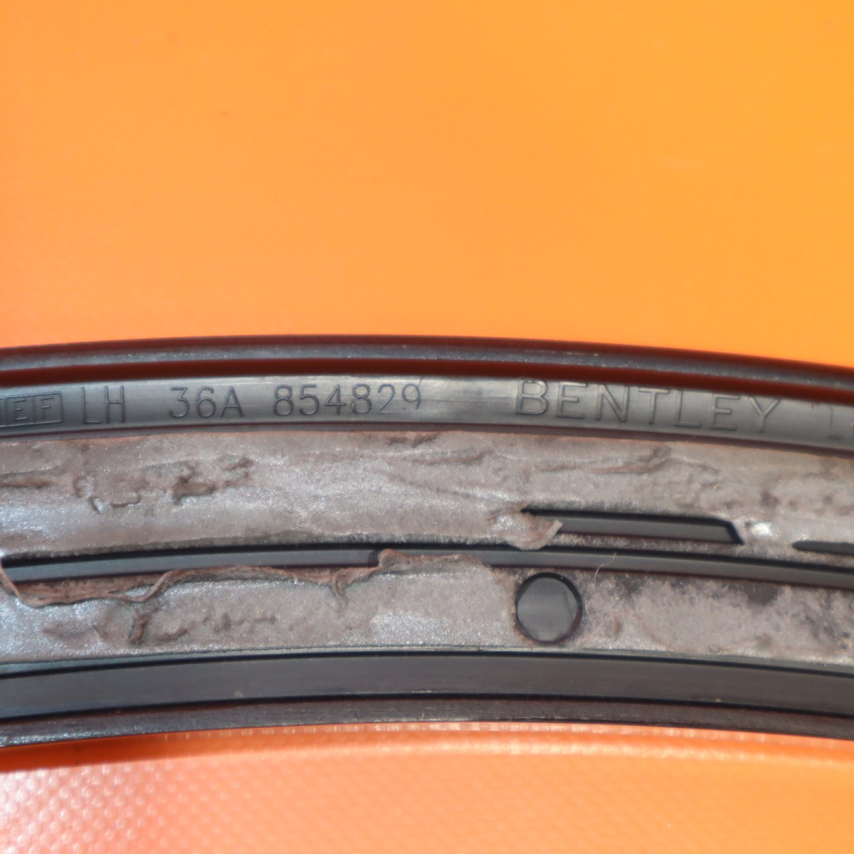 BENTLEY BENTAYGA WHEEL ARCH TRIM LEFT REAR 2016-2018 2019 2020 36A854819 OEM