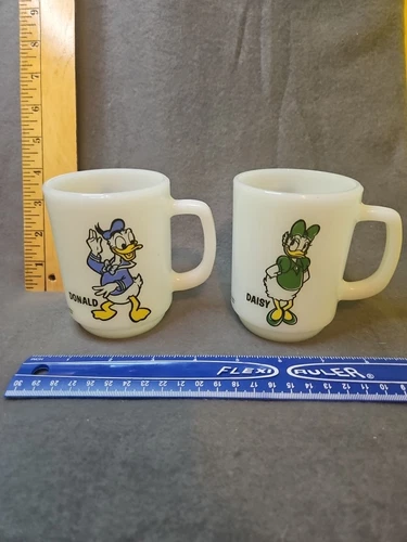 Donald And Daisy Duck MILK GLASS MUGS Pepsi Collection ANCHOR HOCKING