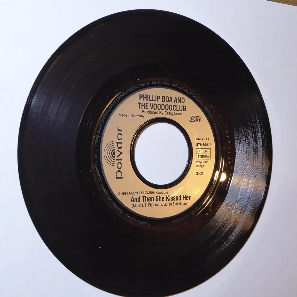 Phillip Boa And The Voodooclub – And Then She Kissed Her (1991) - Bild 4 von 4