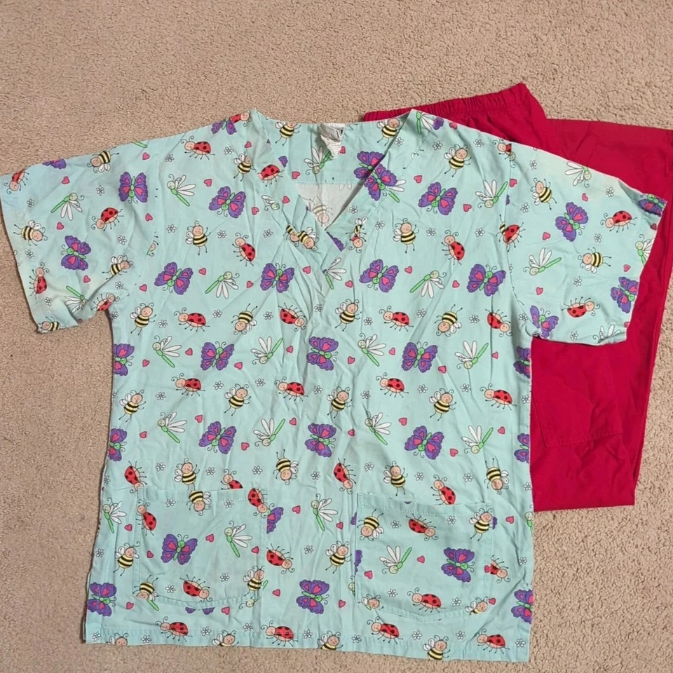 Conjunto de Pantalones Exfoliantes UA Cuello en V Insectos y ❤️ Medianos y Rojos Medianos SB Foto 4 de 4