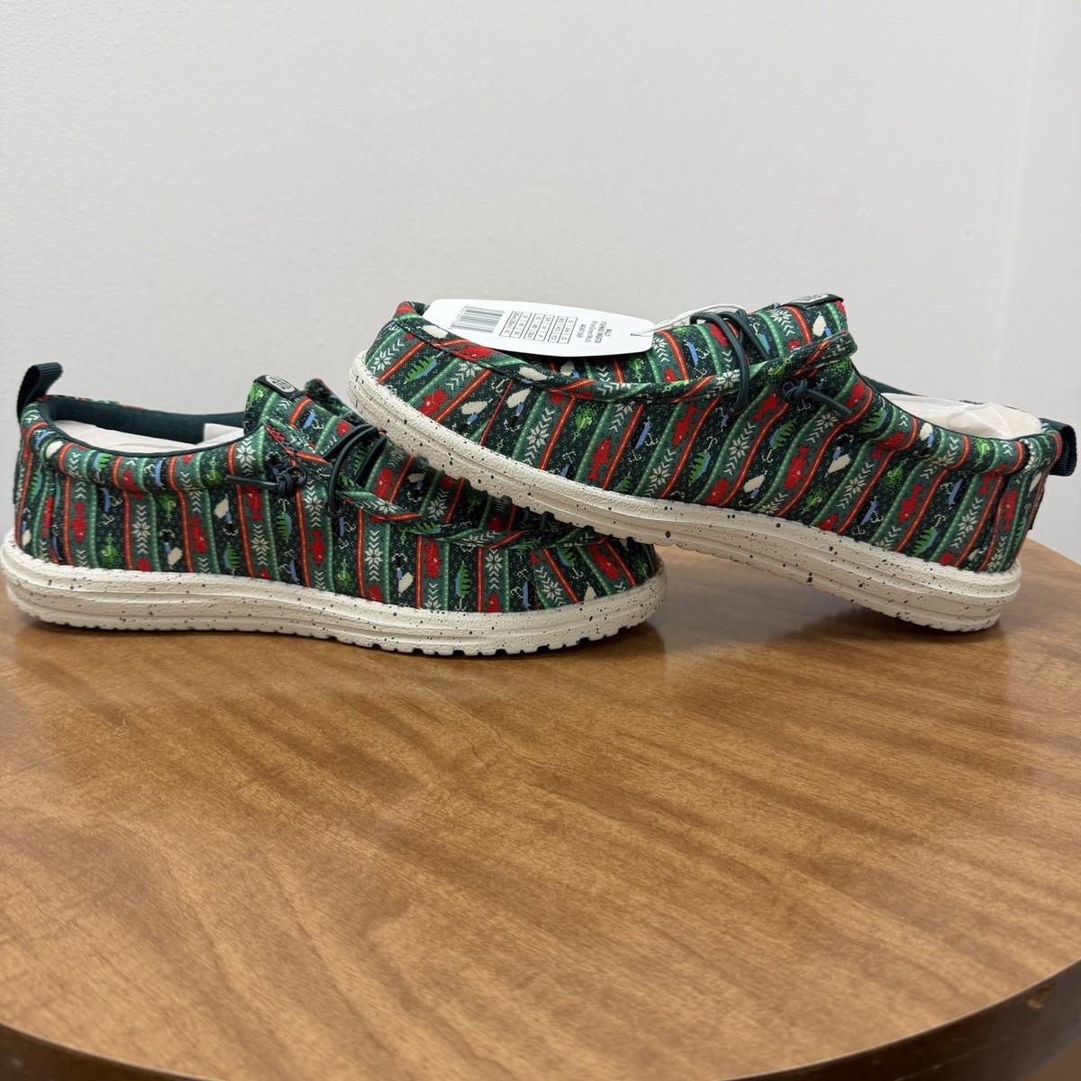Hey Dude Wally Merry Fishmas sweater Loafers Men Sz 10  display picture 2