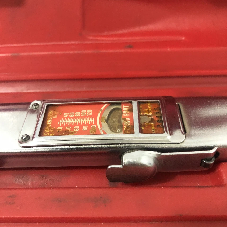 "Llave dinamométrica Snap-On TQFR 100 1/2"" accionamiento a presión". Gama de 20-100 pies-lb Foto 4 de 4