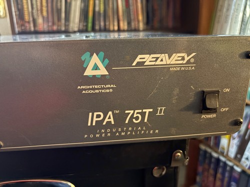 Przemysłowy wzmacniacz mocy PEAVEY IPA75T II - Zdjęcie 4 z 10