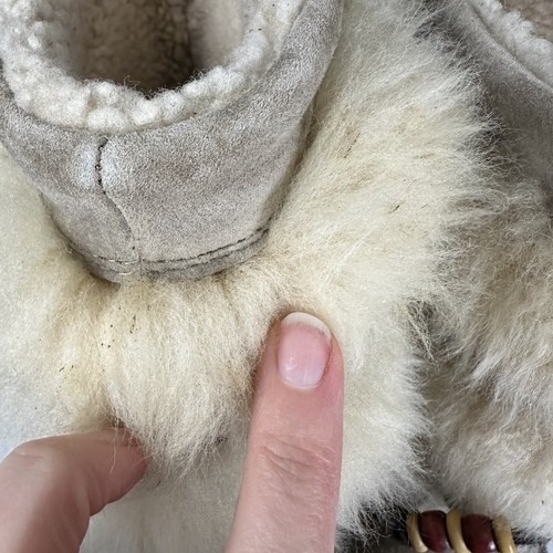 UGG Rainier Sheepskin Womens Sz 8 Boots Boho Sherpa Eskimo Y2K Beaded Leather - Picture 12 of 17