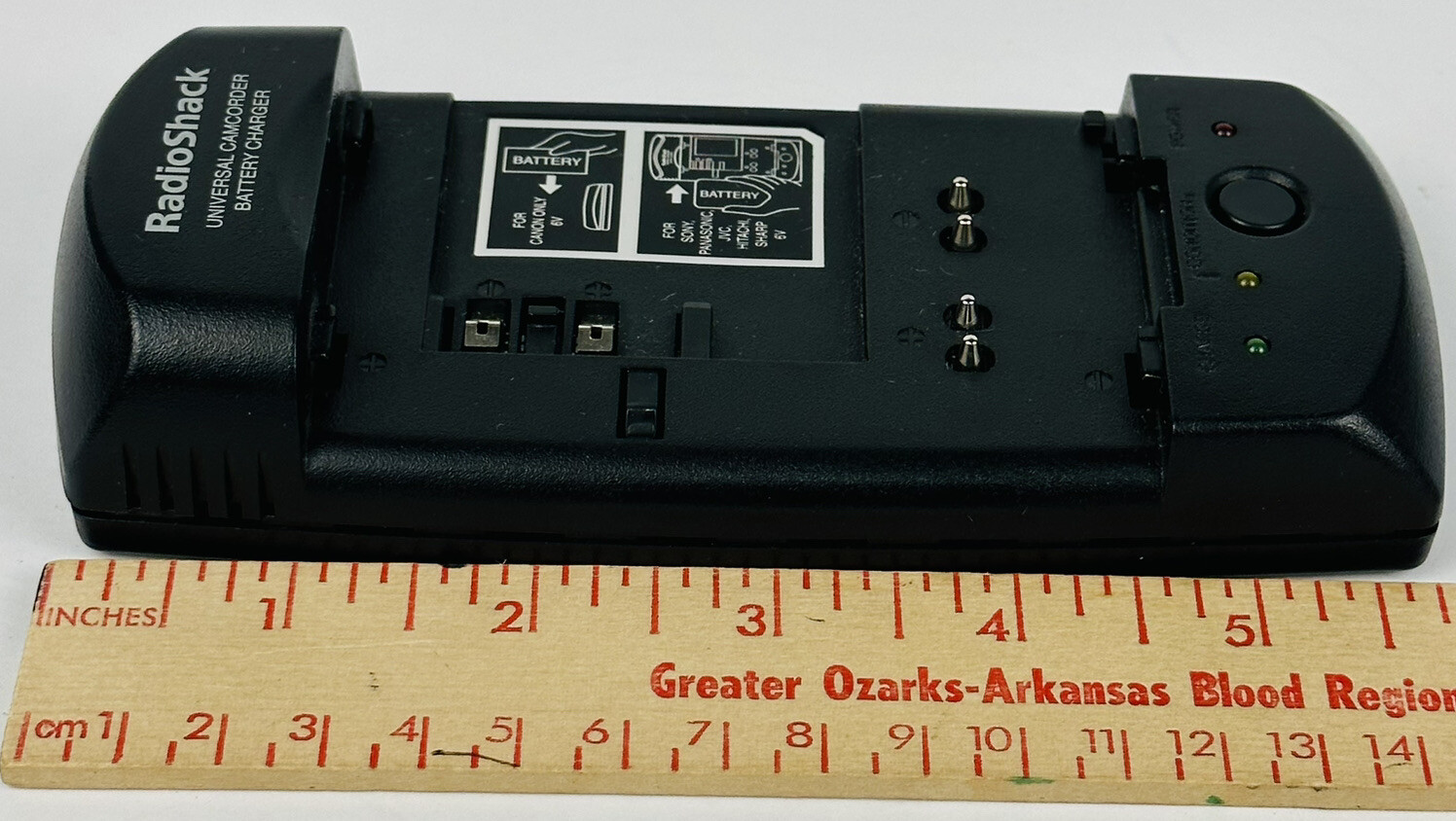 Radio Shack Universal Camcorder Battery Charger 23348, Handycam car