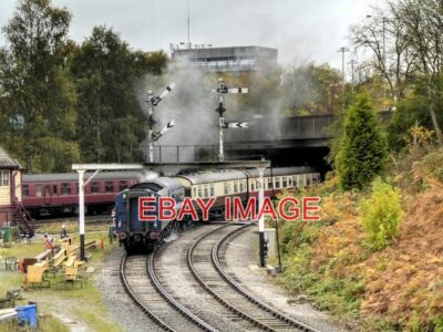 PHOTO  LNER CLASS A4 PACIFIC TYPE STEAM LOCOMOTIVE SIR NIGEL GRESLEY NUMBER 6000