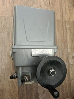 AUMA Schwenkantrieb EQ 100-2 1-230V50Hz