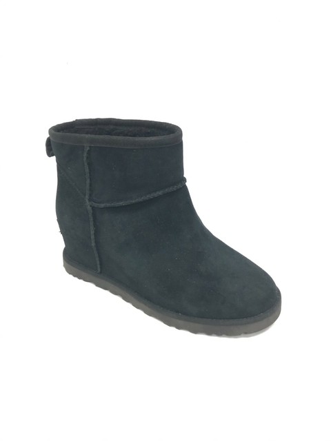 black wedge uggs