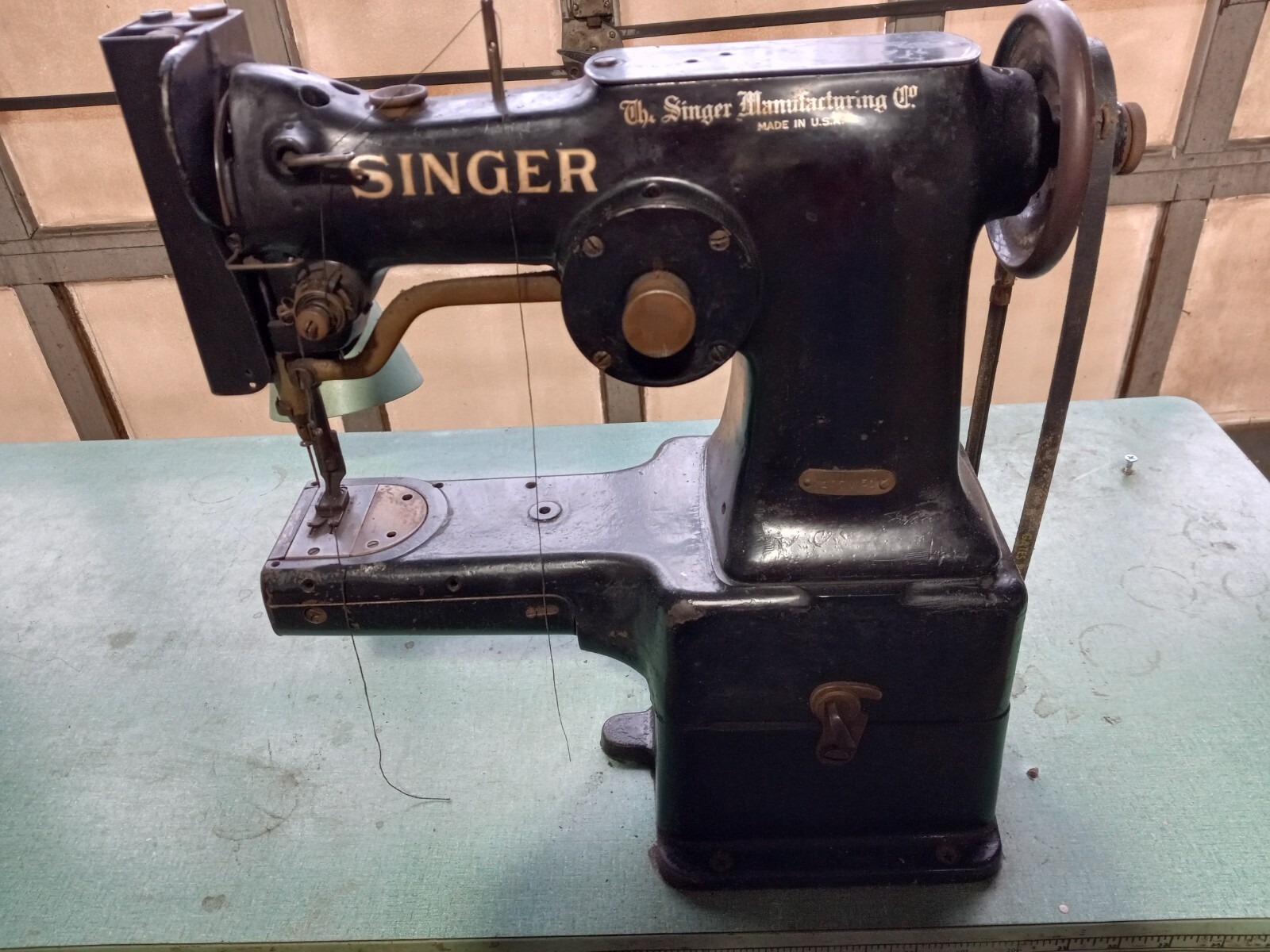 Singer 107W50 single needle lockstitch zig zag industrial sewing