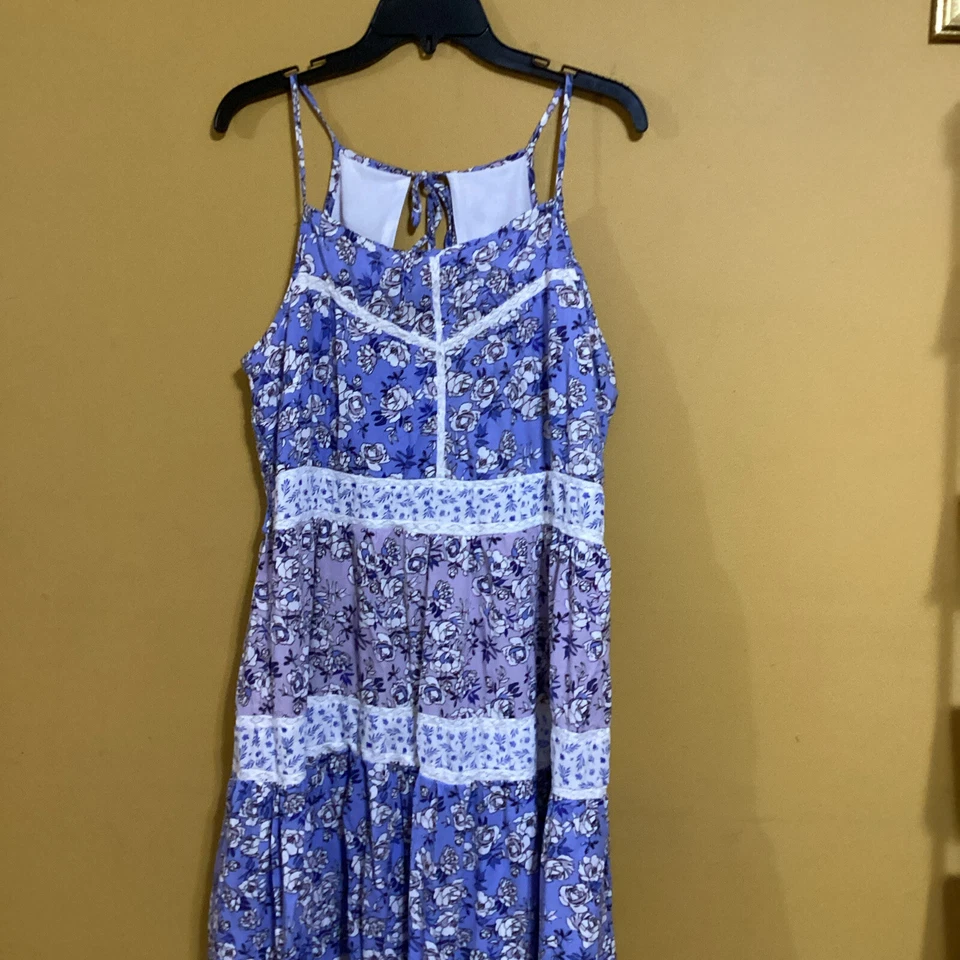 Jessica Simpson 花卉印花细肩带浅衬里太阳裙尺寸 Lg / XL — 第 3/4 张图片