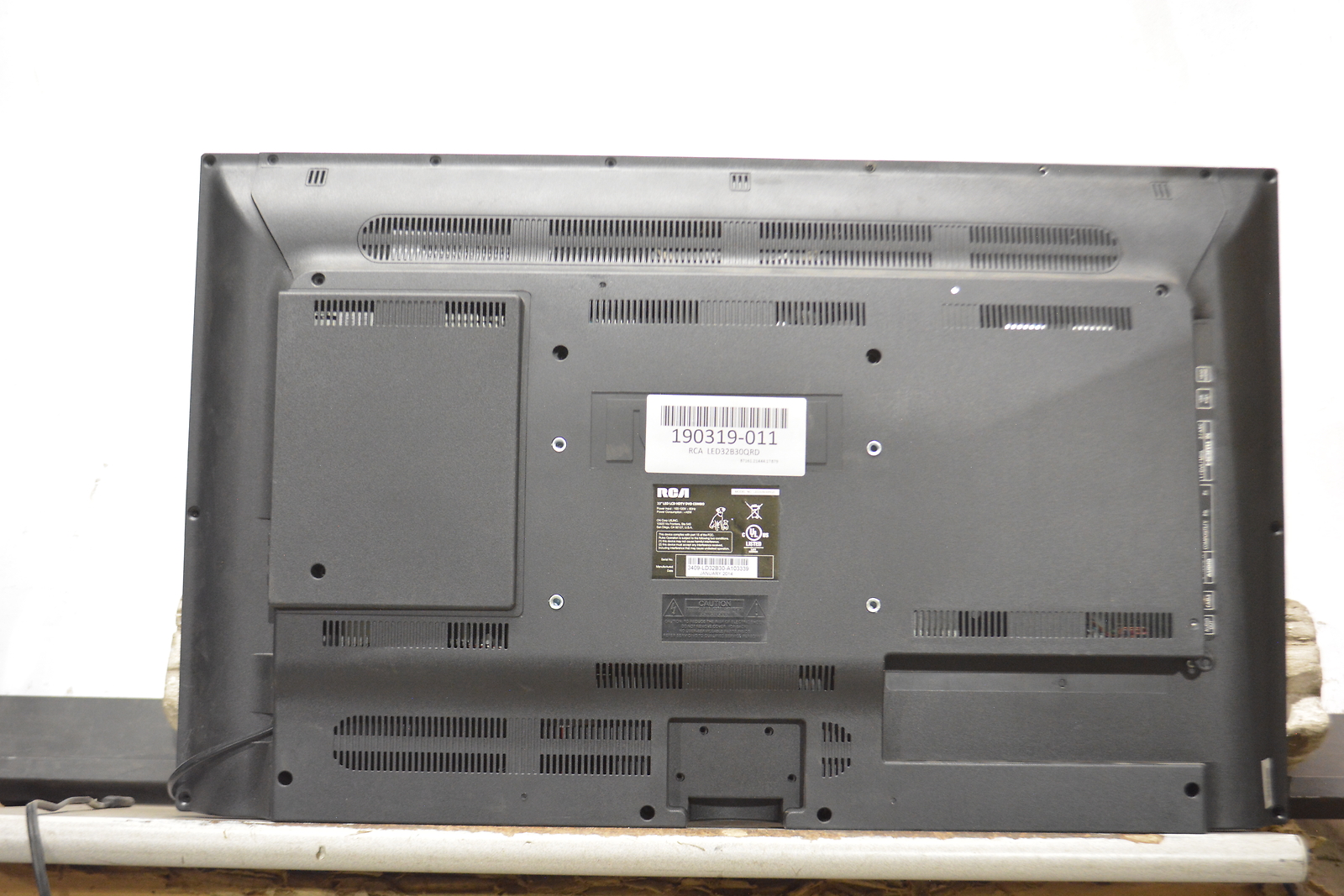 RCA  LED32B30QRD LED BACKLIGHTS TESTED WORKING D3373116WCA009111B11 A;D3363115WC