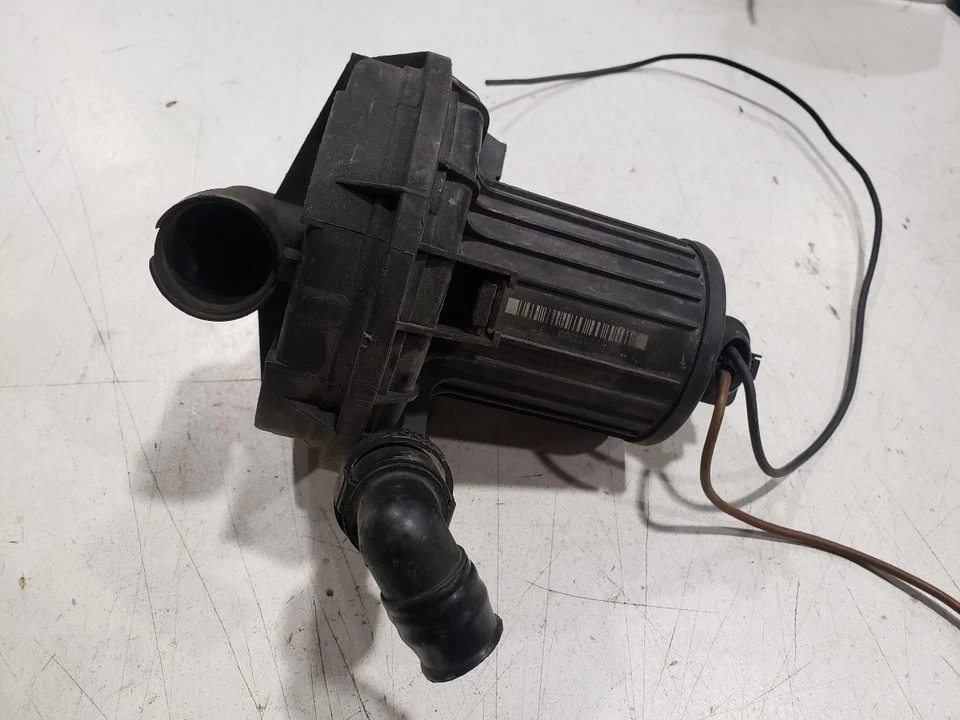 Bomba de smog de inyección de aire - Audi A4 B6 2004 - OEM 8E0906613D Foto 2 de 4