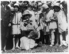 Grace G Coolidge,pet raccoon,children,White House grounds,Easter rolling,1927