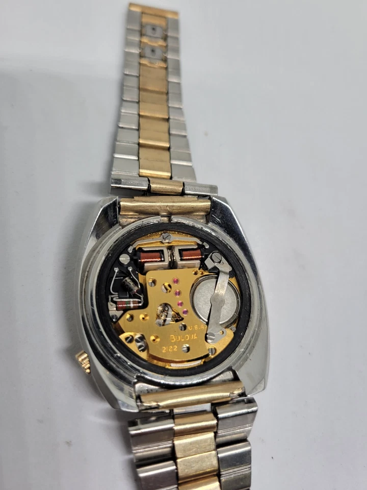 Bulova Accutron anni 70 quadrante a specchio 2182 N4 38 mm cassa ammortizzata acciaio inox - Immagine 2 di 4