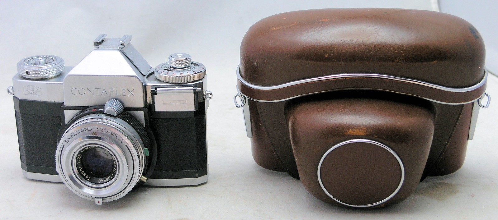 ZEISS IKON Contaflex IV SLR 35mm Camera with TESSAR 50mm f/2