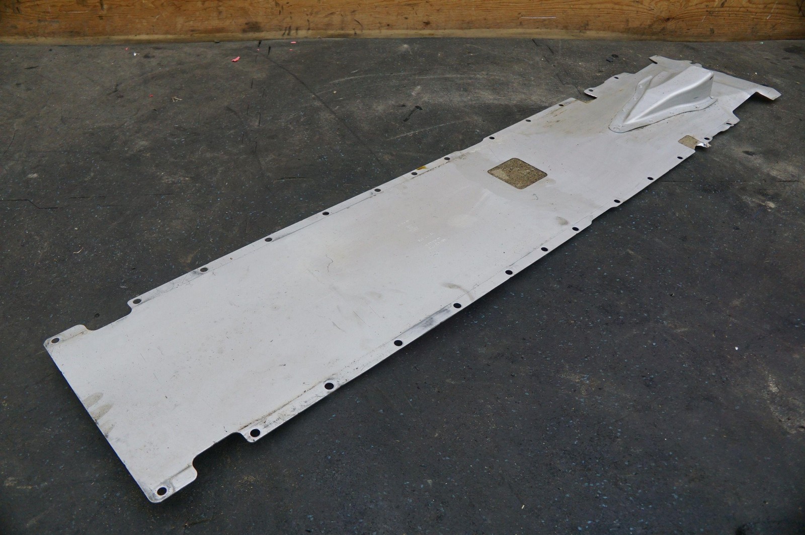 Underbody Skid Plate Trim Panel 4s0825102b Oem Audi R8 Lms Gt4 2018