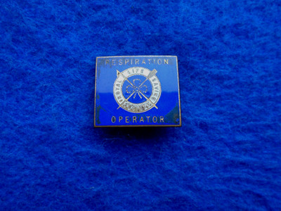 ROYAL LIFE SAVING SOCIETY RESPIRATION OPERATOR EMAILLE ANSTECKABZEICHEN, H W MILLER