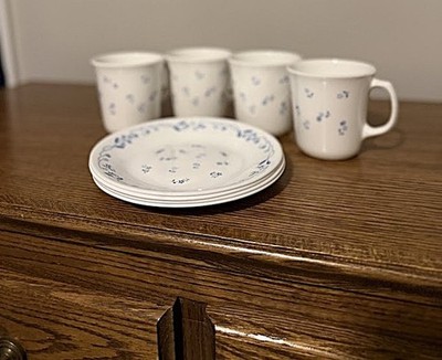 Set of 4 Corelle Coffee Cups Plus Salad Plates
